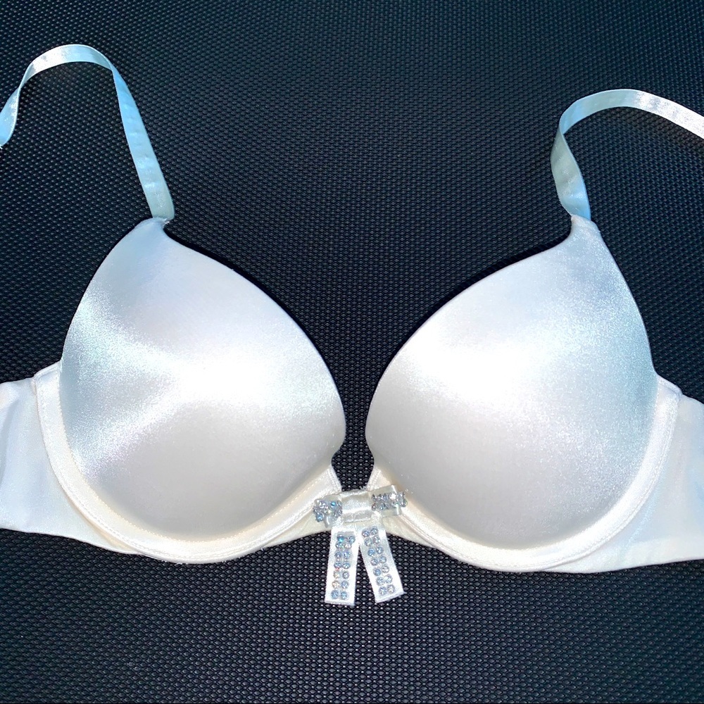 Rare Victoria's Secret Very Sexy Push Up Bra Coconut White Crystal Bow Satin y2k